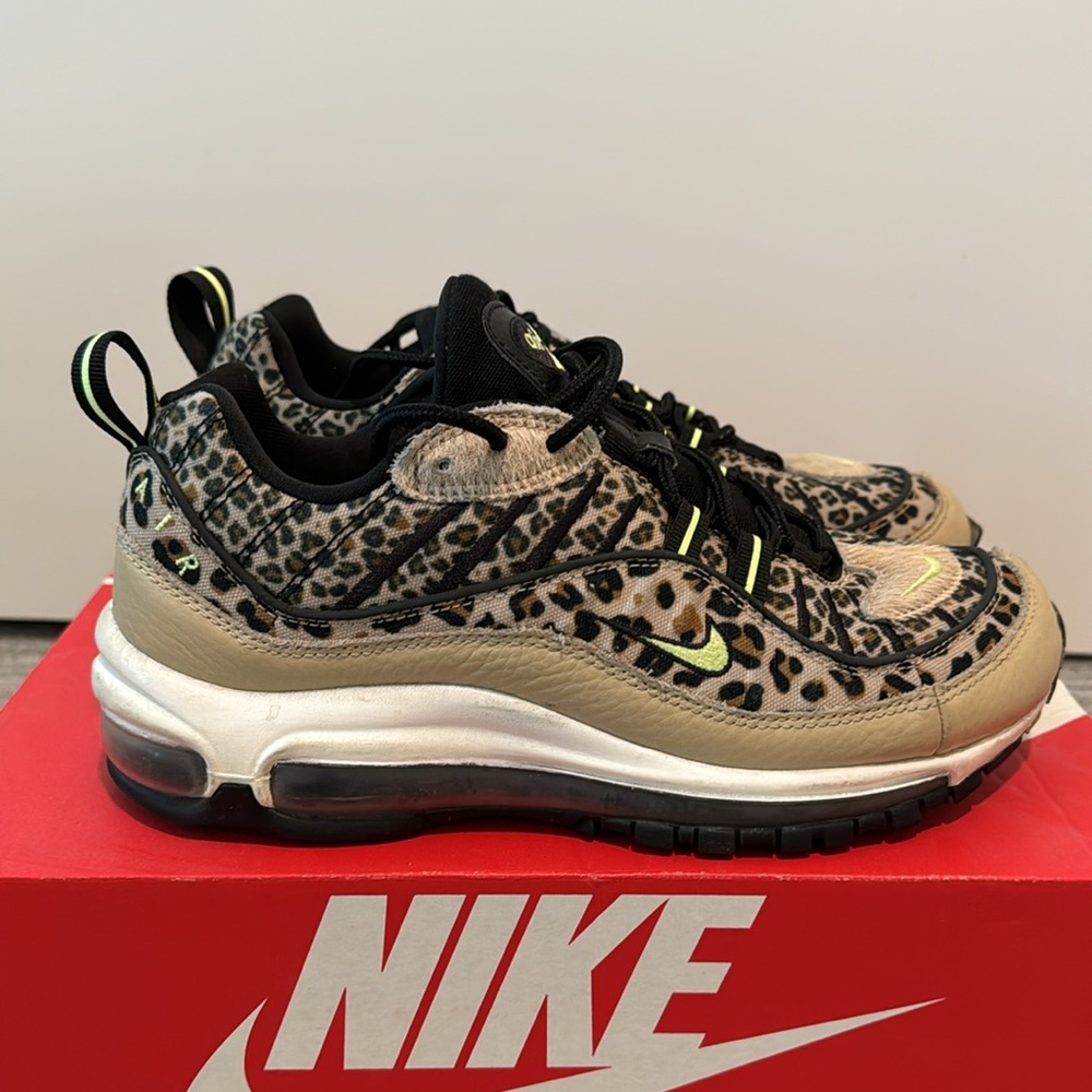 Woman’s Nike AirMax Size 8 Leopard Print